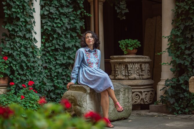Private Photo-Shoot with Award-Winning Photographer - Stop 4: Piaka Unirii for big-city energy