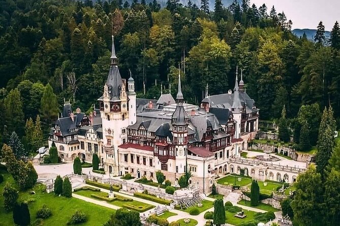 Private Tour to Dracula's Castle, Brașov City & Peleș Castle - Brasov Historical Center and the Black Church Stop