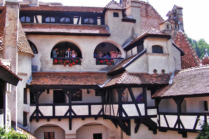 Private Tour: Transylvanian Castles and Brasov's Medieval Old Town - Council Square Time: The Best Kind of Free Space in Brasov