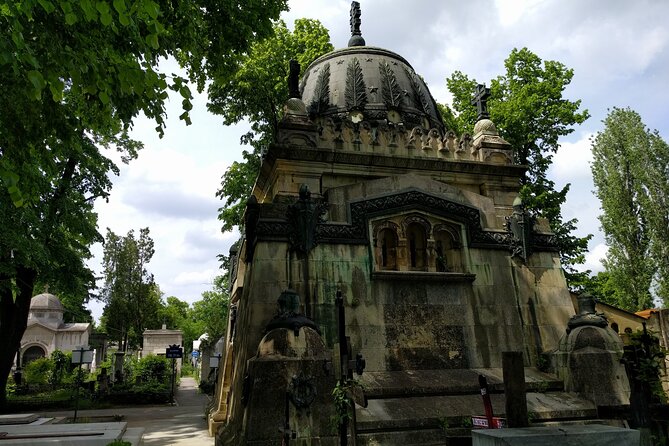 Quest Experience in Bellu Cemetery Bucharest - Bellu Cemetery Quest: what makes it different from a normal visit