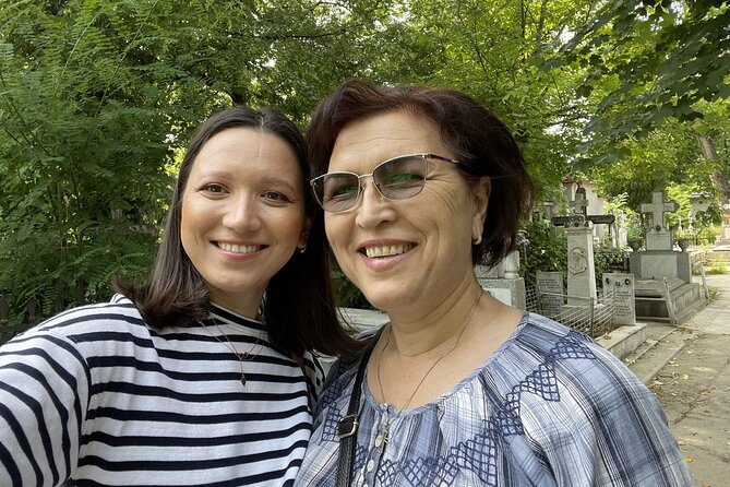 Quest Experience in Bellu Cemetery Bucharest - English stories without a live guide: good for privacy, less good for confusion