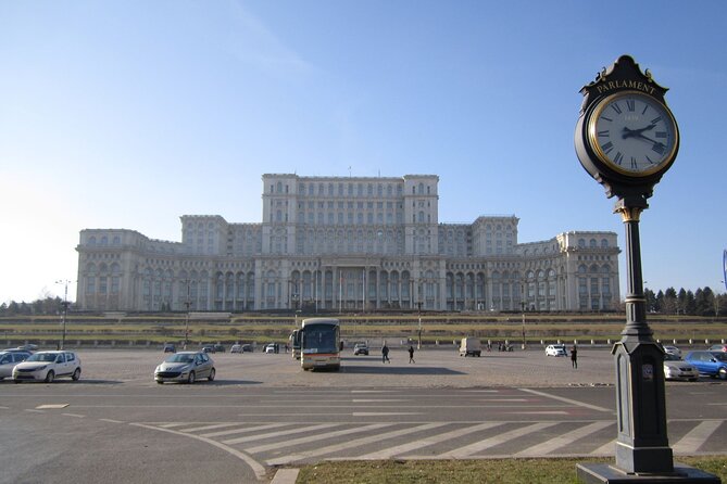 Relics of Communism: 3-Hours Walking Tour (Small groups) - Piața 21 Decembrie 1989: The Day Incidents Became Story
