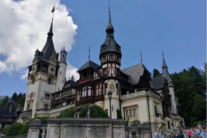 Sinaia and Brasov in one day - Brasov historical center: old streets, Black Church, and Rope Street