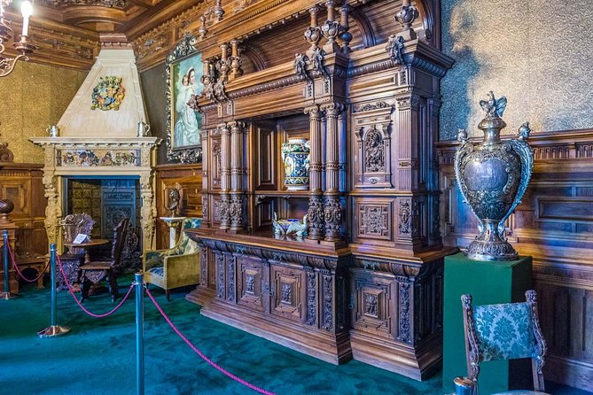 Small-Group Day Trip to Dracula's Castle, Brasov and Peles Castle - Guides Make the Difference: Strong Commentary and Real Personality