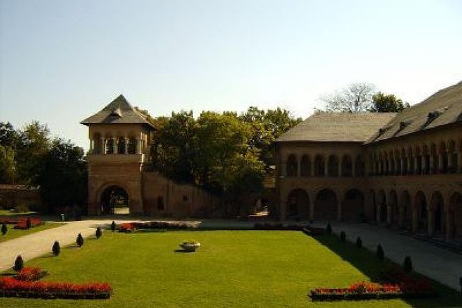 Small Group Tour to Mogosoaia Palace and Snagov Monastery - Getting around: the comfort of a small-group car tour