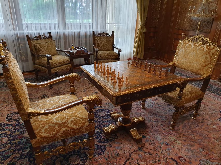 Snagov Monastery, Ceaușescu Mansion, & Village Museum - 6h - Victory Avenue and Revolution Square: where Romania’s political timeline is visible