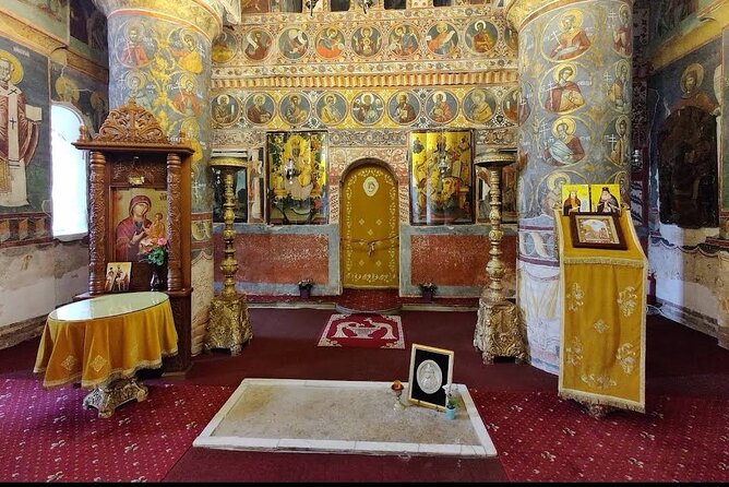 The Real Dracula's Castle in Targoviste, Winery and Dracula' Tomb - The guide factor: why Sebastian makes the day feel personal