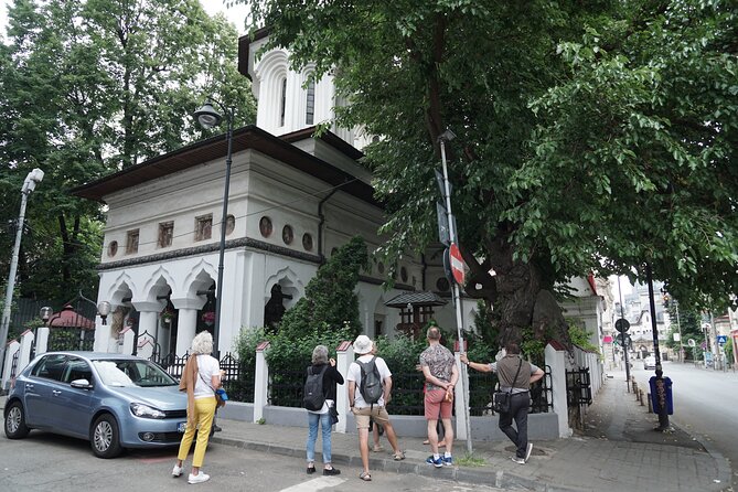 Unique Tour of Hidden Bucharest - Parcul Ion Voicu: Belle Epoque mansions in a calmer pocket
