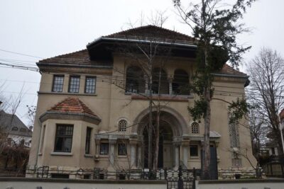 Walking tour of Bucharest - Meeting at the French Institute: easy start, clear location