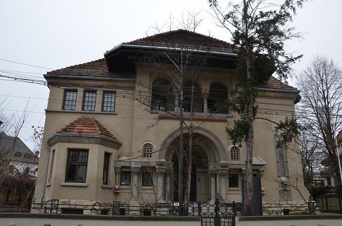 Walking tour of Bucharest - Parcul Ion Voicu: a park that explains how Bucharest grew