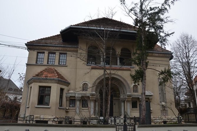 Walking tour of Bucharest - Meeting at the French Institute: easy start, clear location
