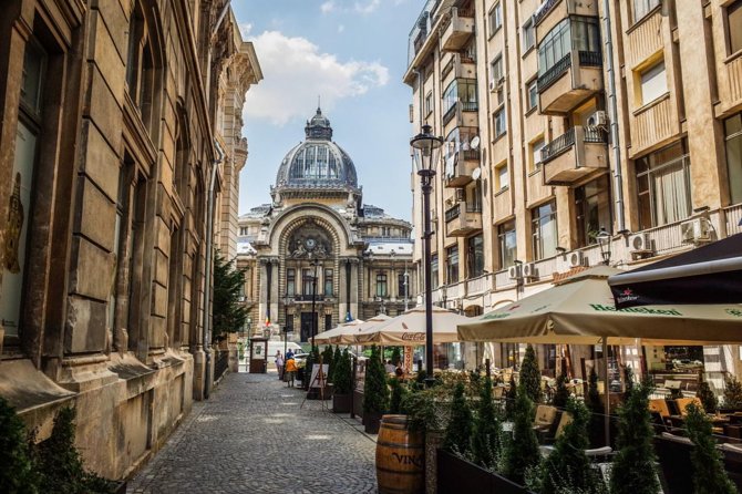 Wine tasting in Bucharest Old town - bonus cheese platter - Key highlights you should actually care about